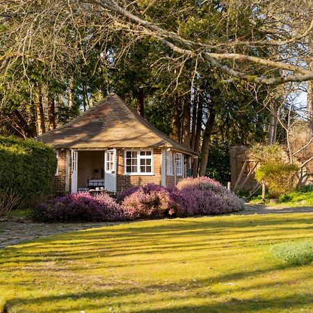 Old Mill Lodge By Huluki Sussex Stays Hurstpierpoint 외부 사진