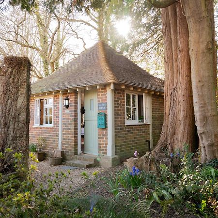 Old Mill Lodge By Huluki Sussex Stays Hurstpierpoint 외부 사진