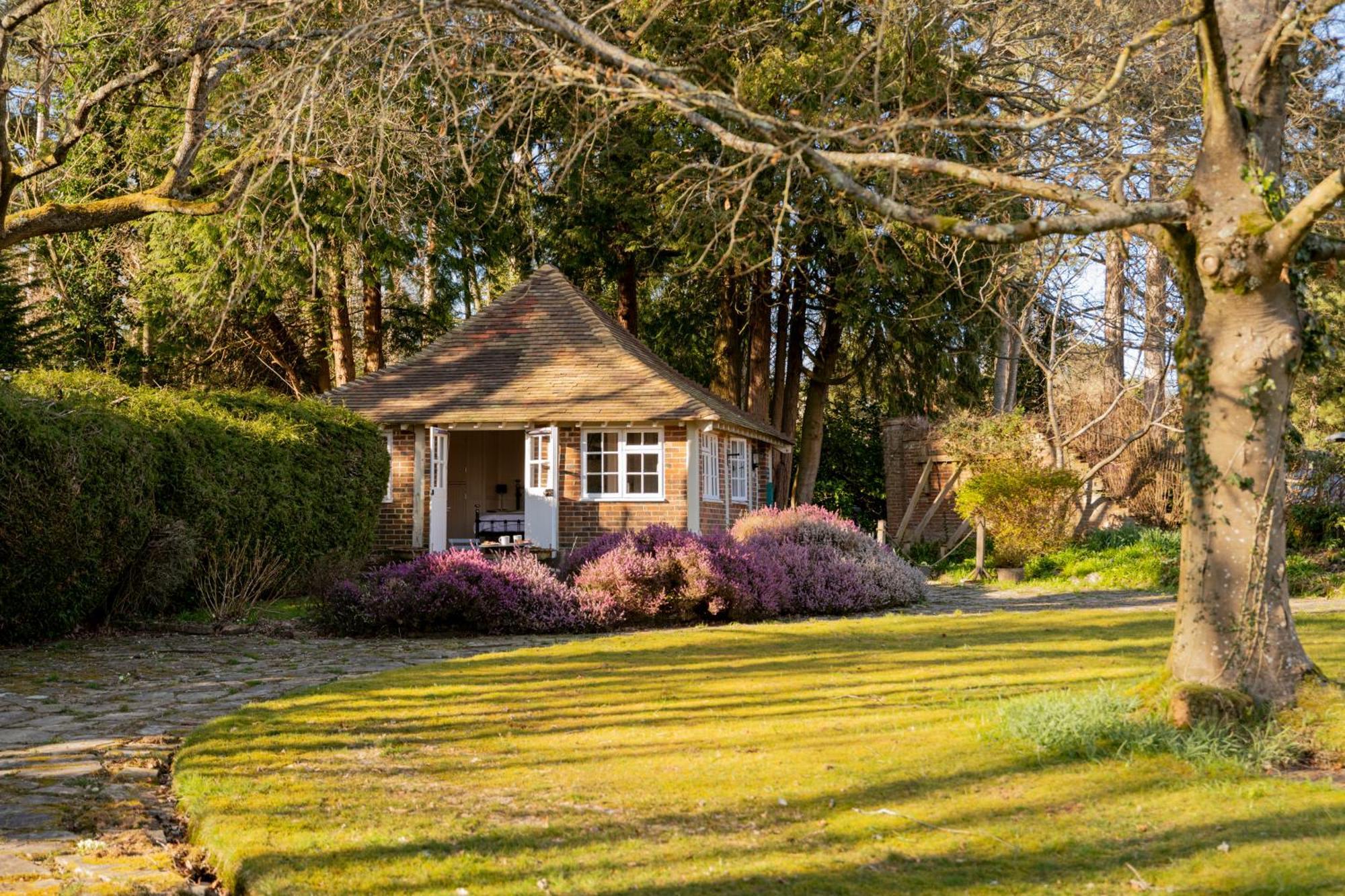 Old Mill Lodge By Huluki Sussex Stays Hurstpierpoint 외부 사진