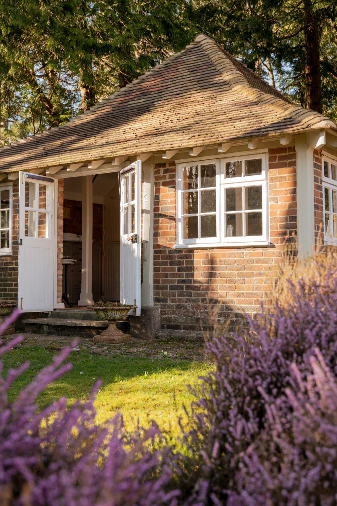 Old Mill Lodge By Huluki Sussex Stays Hurstpierpoint 외부 사진
