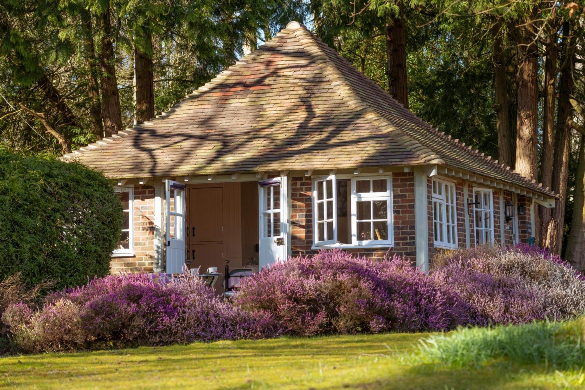 Old Mill Lodge By Huluki Sussex Stays Hurstpierpoint 외부 사진