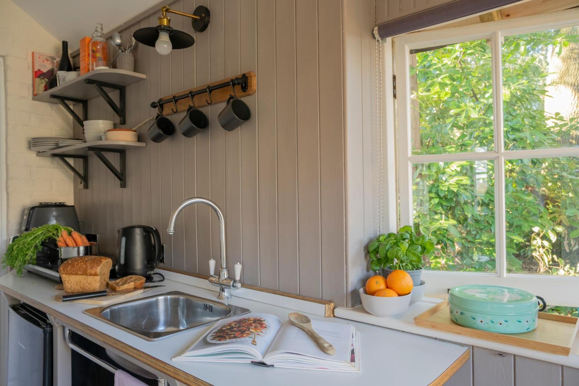 Old Mill Lodge By Huluki Sussex Stays Hurstpierpoint 외부 사진