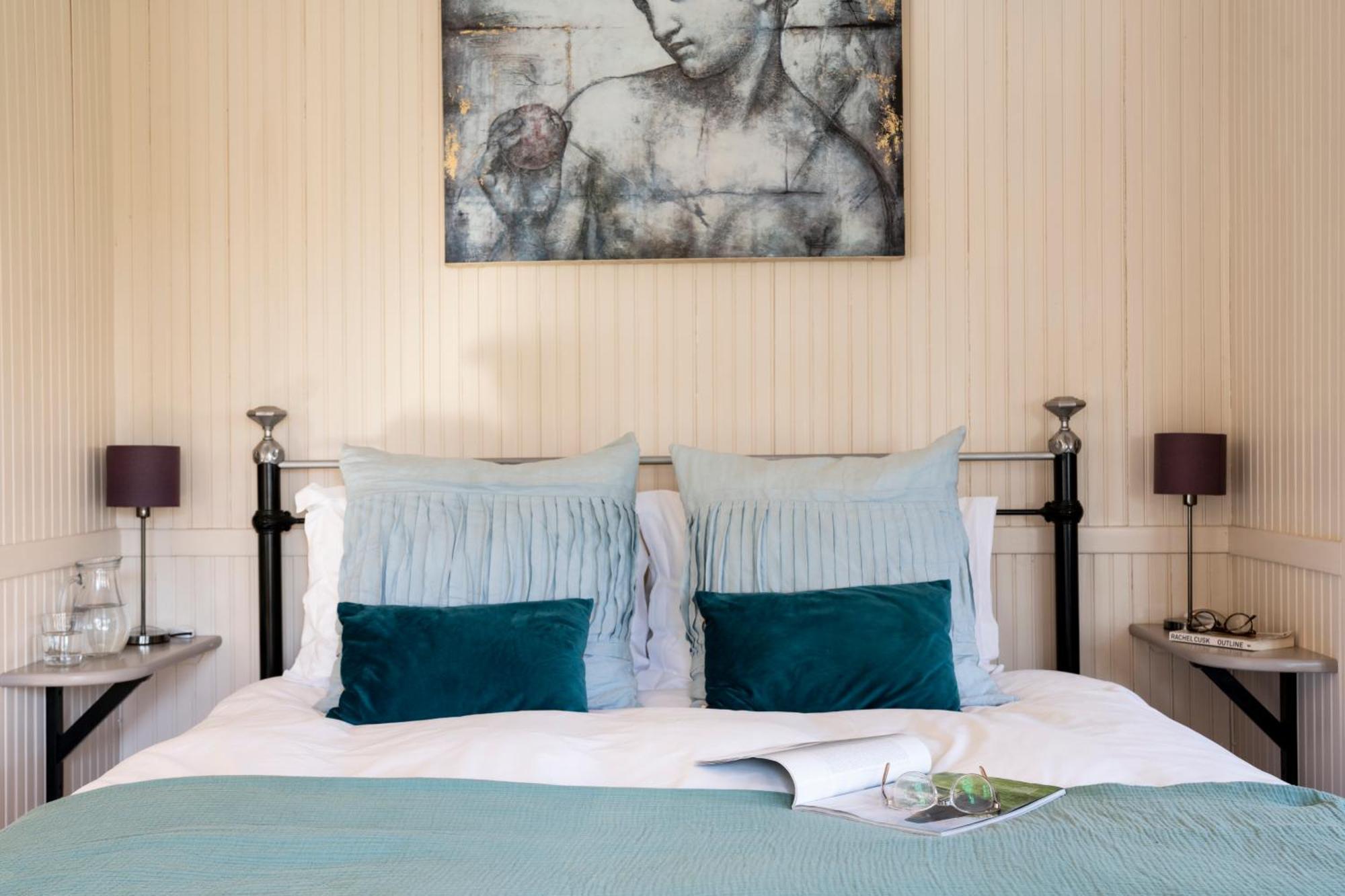 Old Mill Lodge By Huluki Sussex Stays Hurstpierpoint 외부 사진